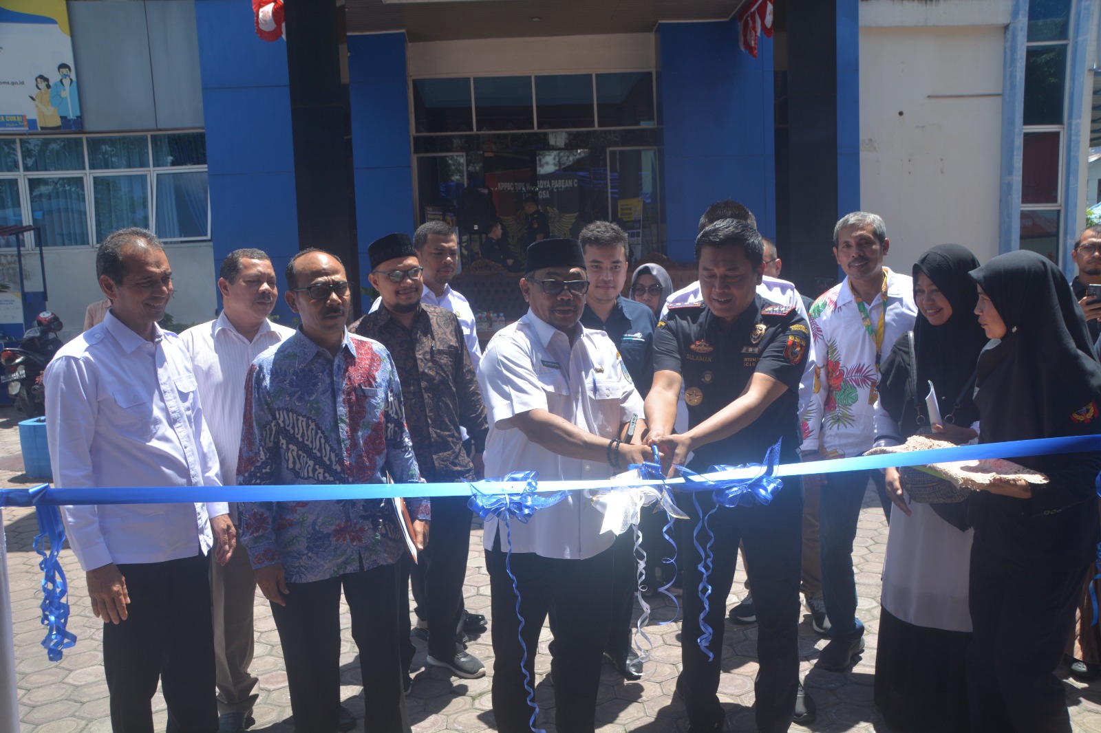 Pj. Walikota Langsa Membuka Kegiatan Bazar Usaha Mikro Kecil Menengah (UMKM).