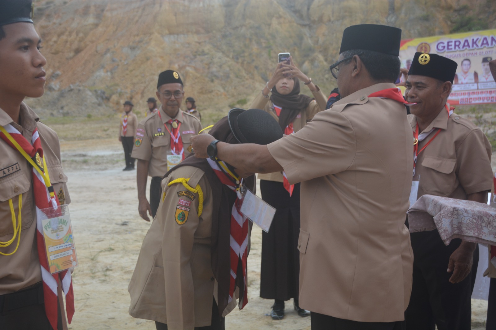 Sekretaris Daerah Kota Langsa Mengukuhkan Gugus Depan Pramuk Langsa Kota dan Membuka Perjusami Zwembad Scout Camp.