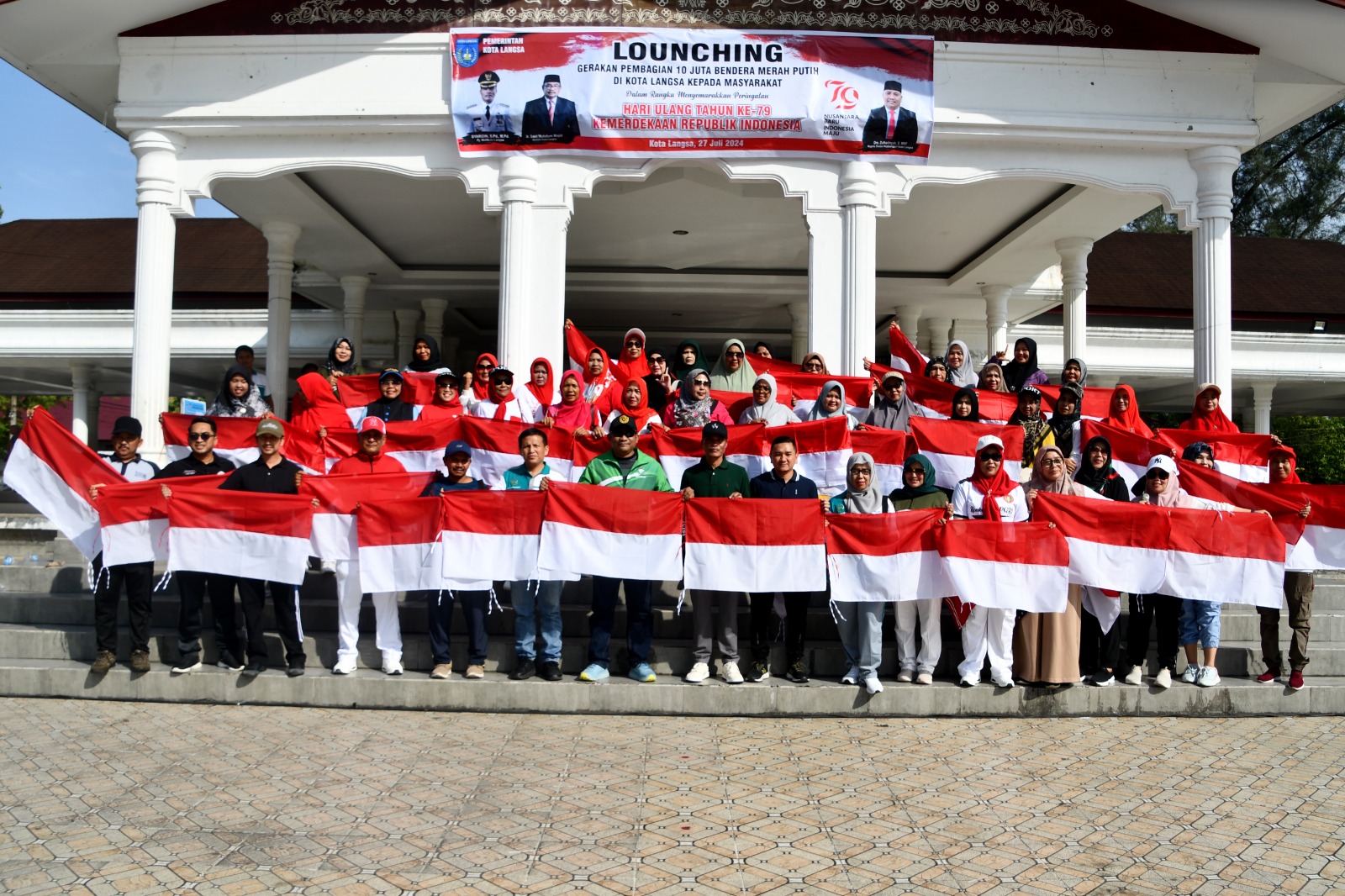 Pj. Walikota Langsa Launching Pembagian 10 Juta Bendera Merah Putih Di Kota Langsa.